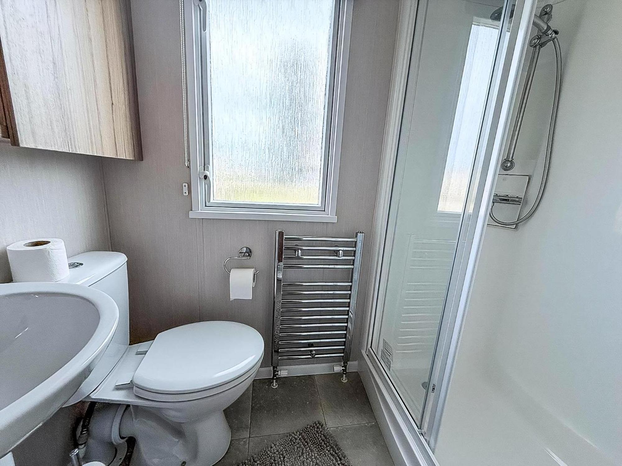 6 Berth Caravan With Decking At Sunnydale Holiday Park Ref 35243Kg Louth  Exteriör bild